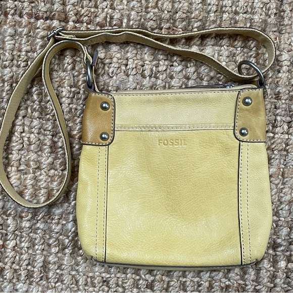 Fossil Yellow Leather Purse - Picture 8 of 8